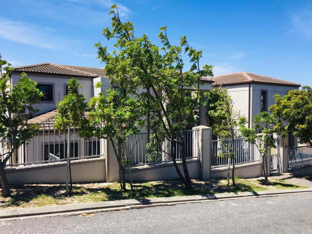 Harbour Close Boutique Villa Cape Town Exterior photo