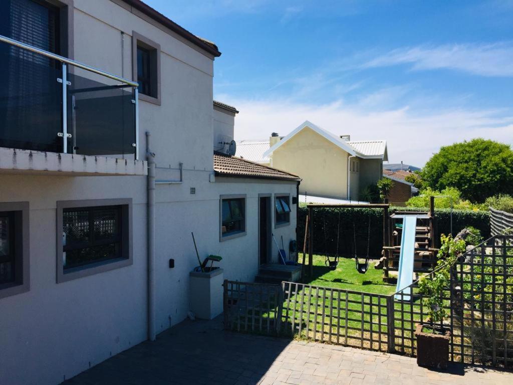 Harbour Close Boutique Villa Cape Town Exterior photo